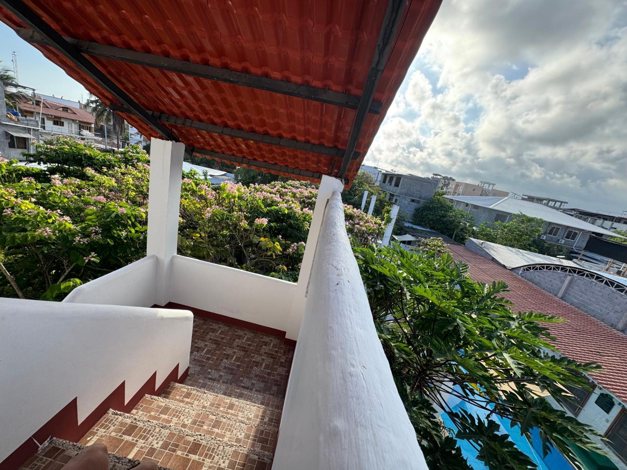 The Galapagos Pearl B&B Puerto Ayora  Ngoại thất bức ảnh