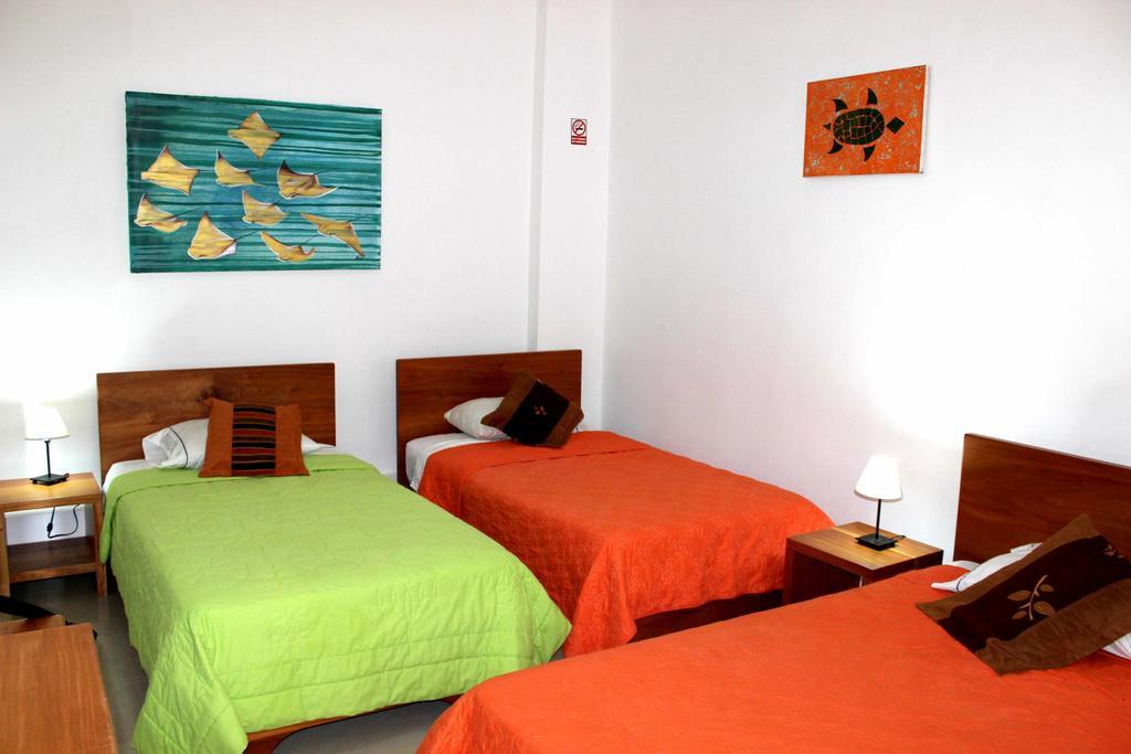 The Galapagos Pearl B&B Puerto Ayora  Phòng bức ảnh