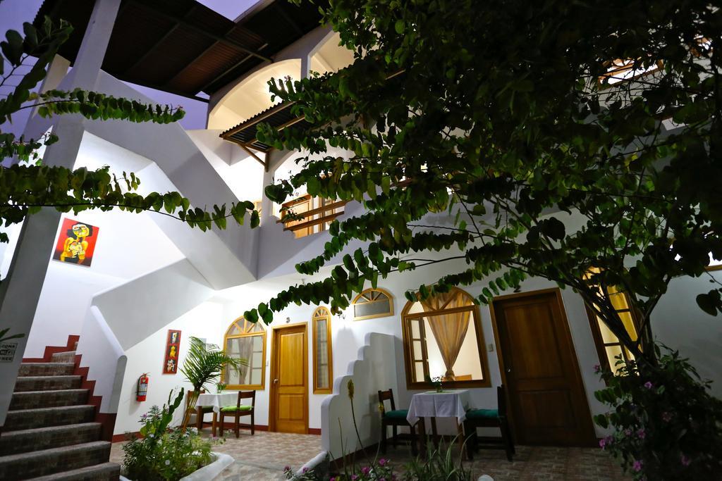 The Galapagos Pearl B&B Puerto Ayora  Ngoại thất bức ảnh